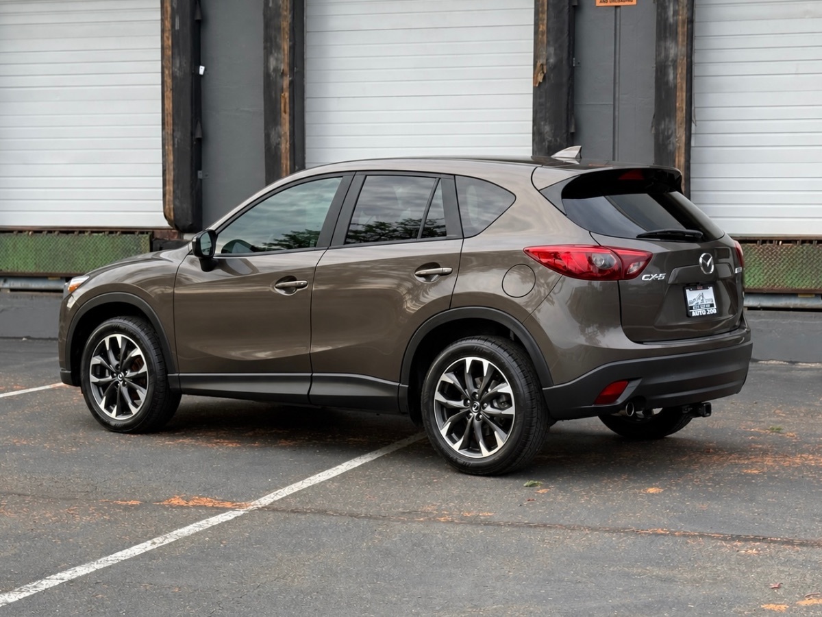 Photo 5 of this Mazda CX-5