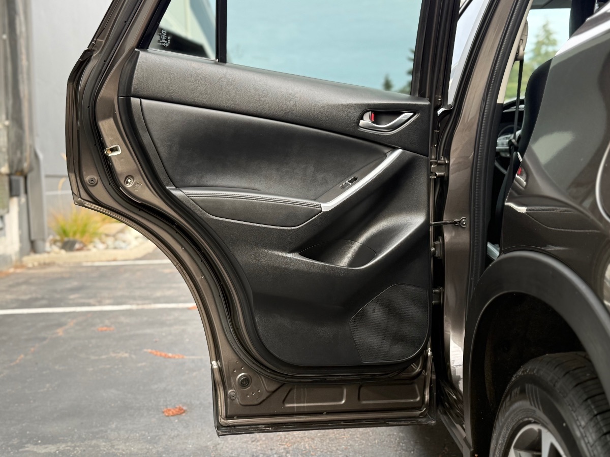 Photo 16 of this Mazda CX-5