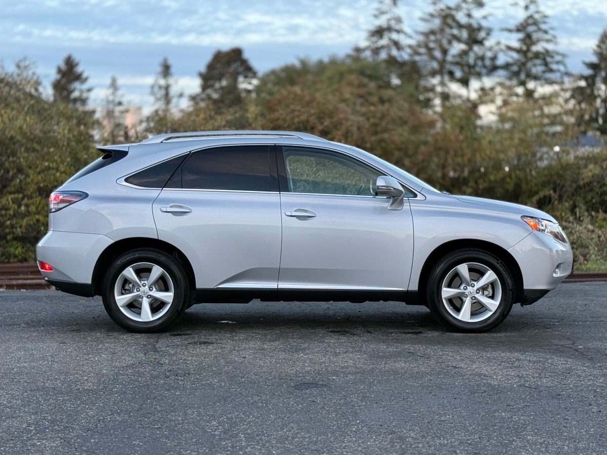 Photo 2 of this Lexus RX 350