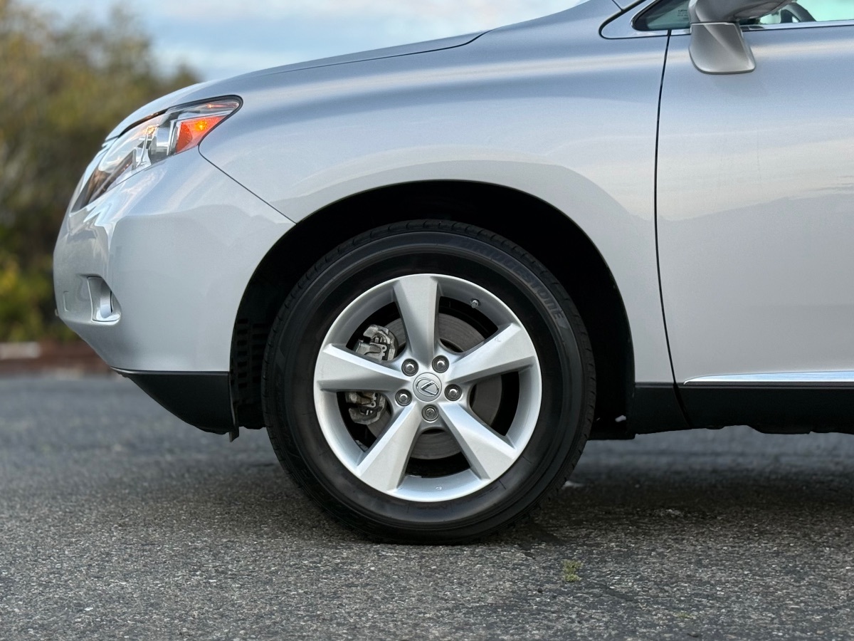 Photo 10 of this Lexus RX 350