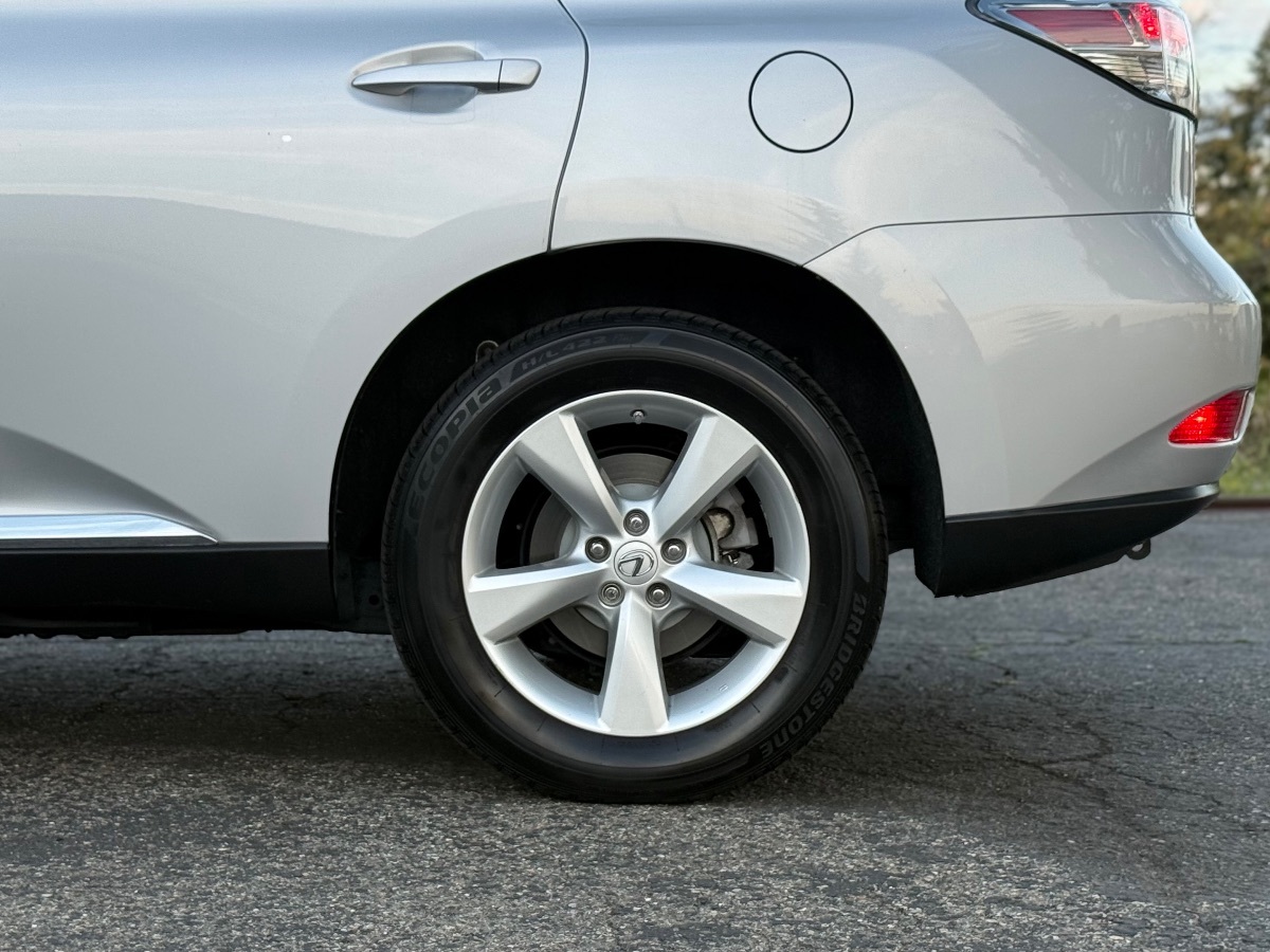 Photo 11 of this Lexus RX 350