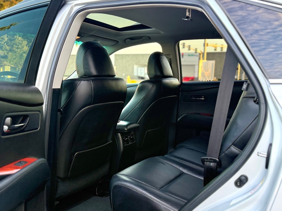 Photo 19 of this Lexus RX 350