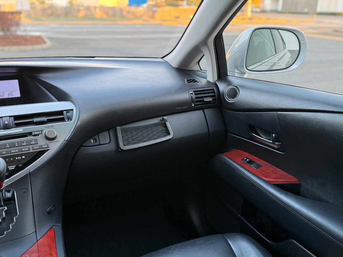Photo 23 of this Lexus RX 350