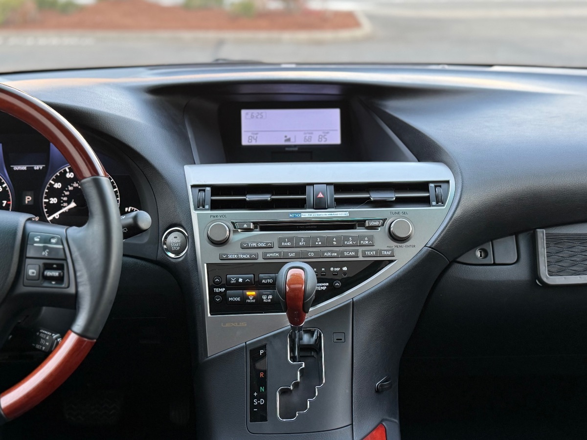 Photo 26 of this Lexus RX 350