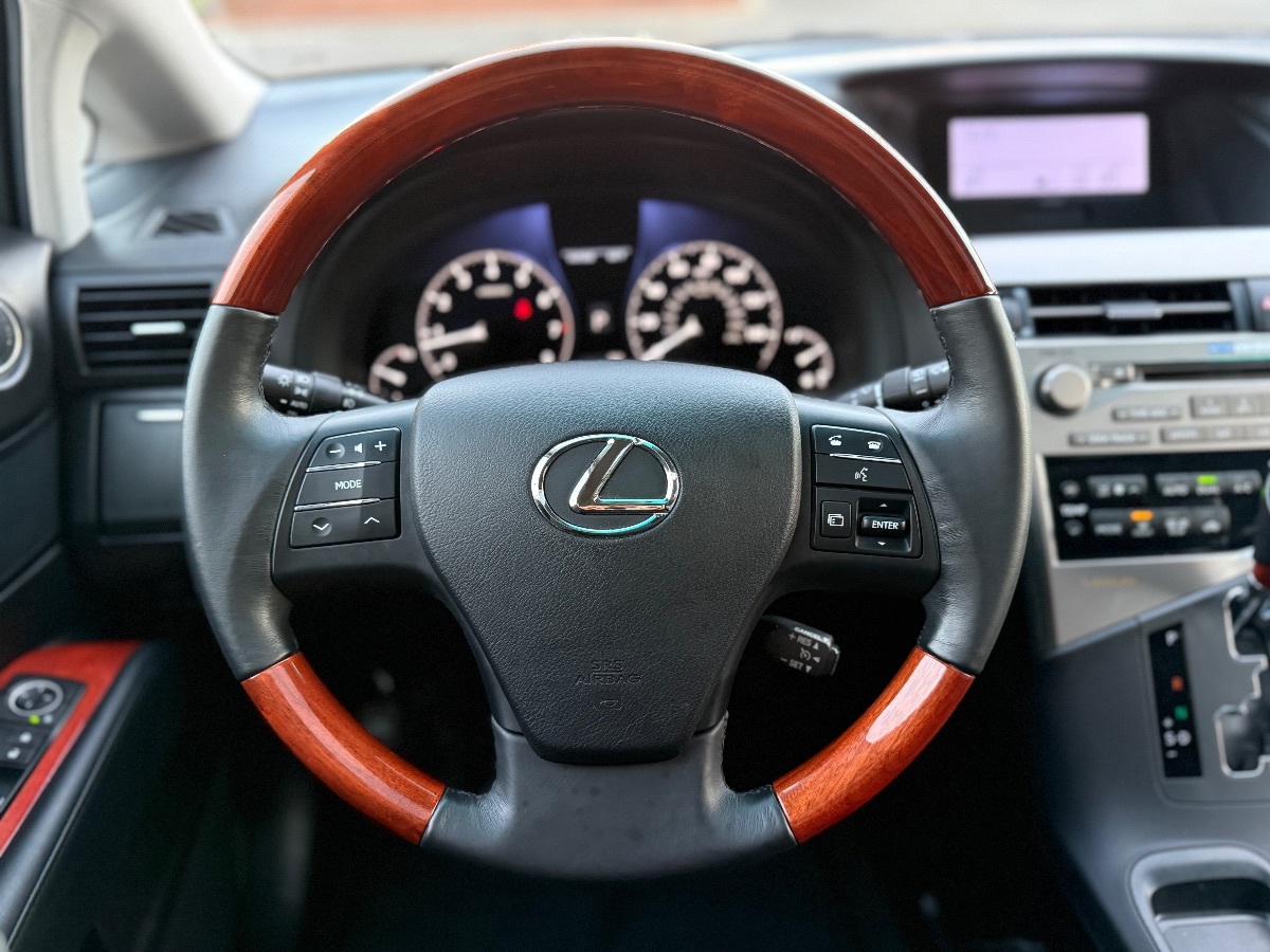 Photo 25 of this Lexus RX 350