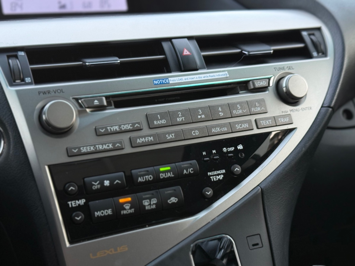 Photo 28 of this Lexus RX 350