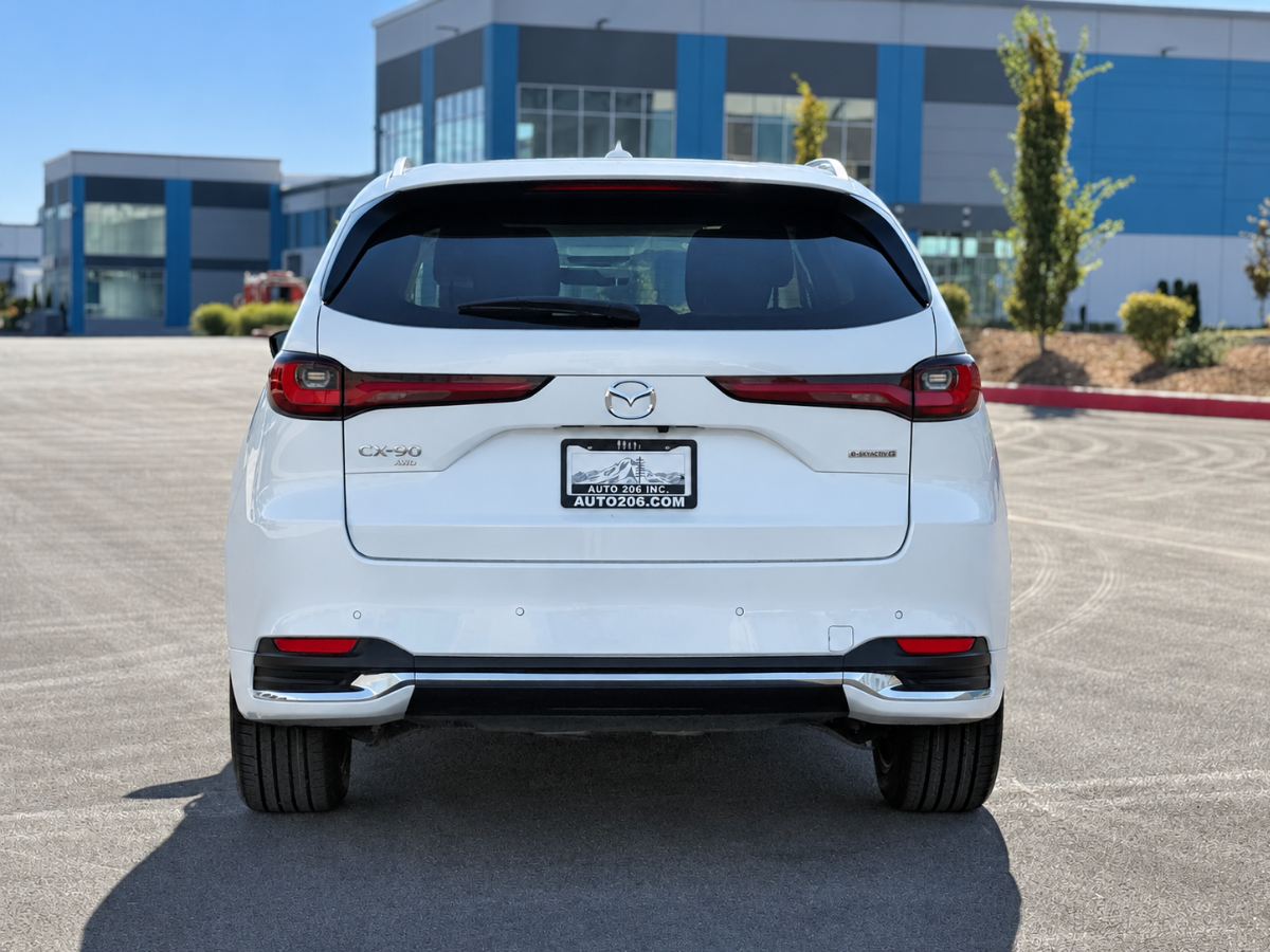 Photo 4 of this Mazda CX-90