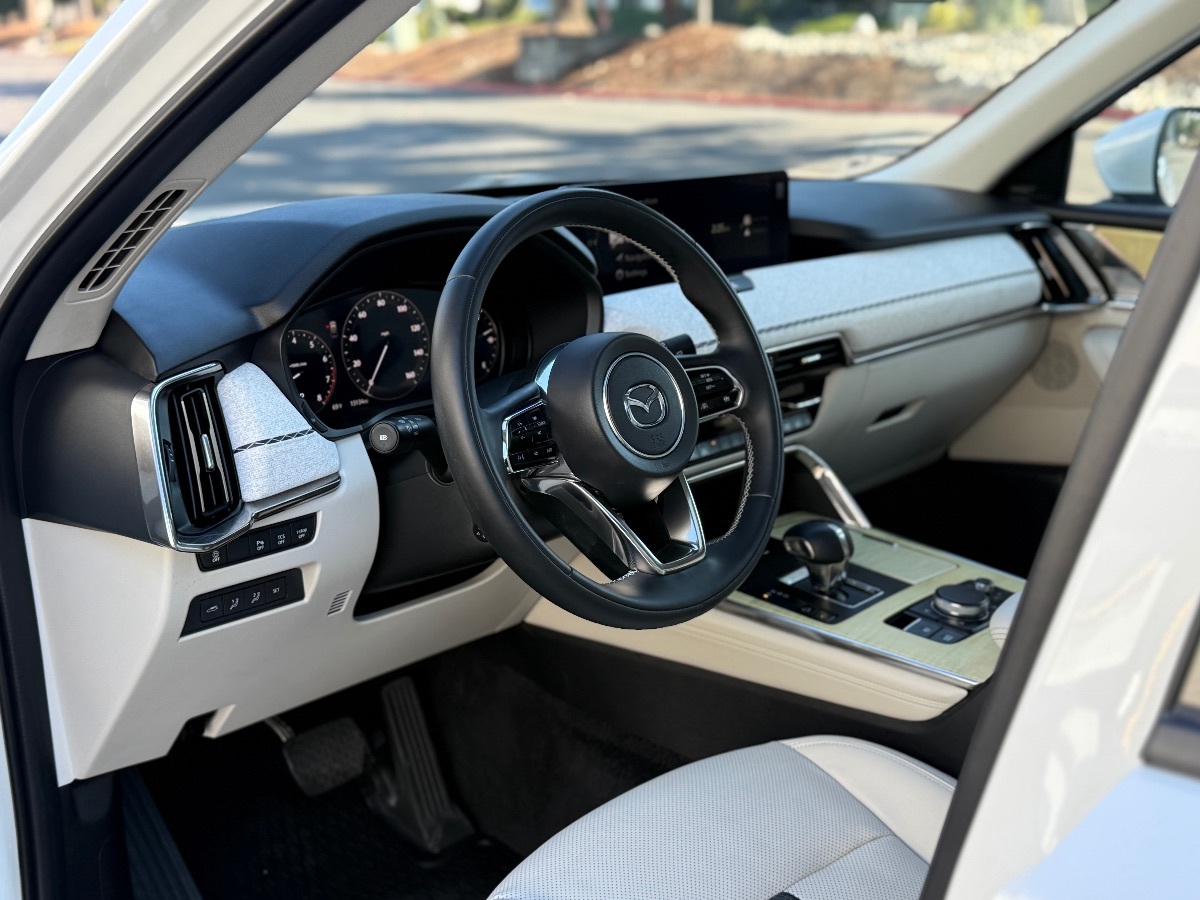 Photo 10 of this Mazda CX-90