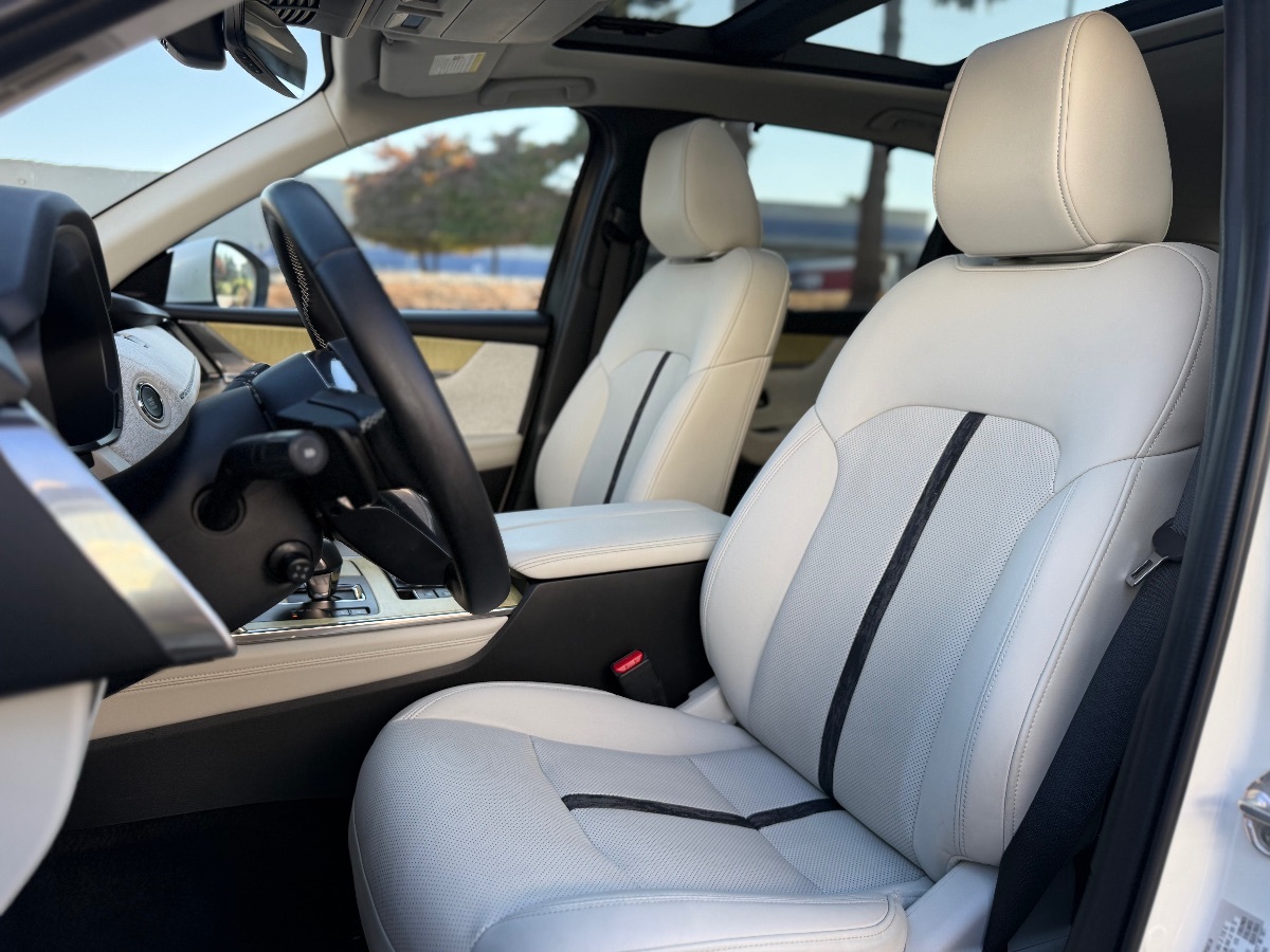 Photo 11 of this Mazda CX-90
