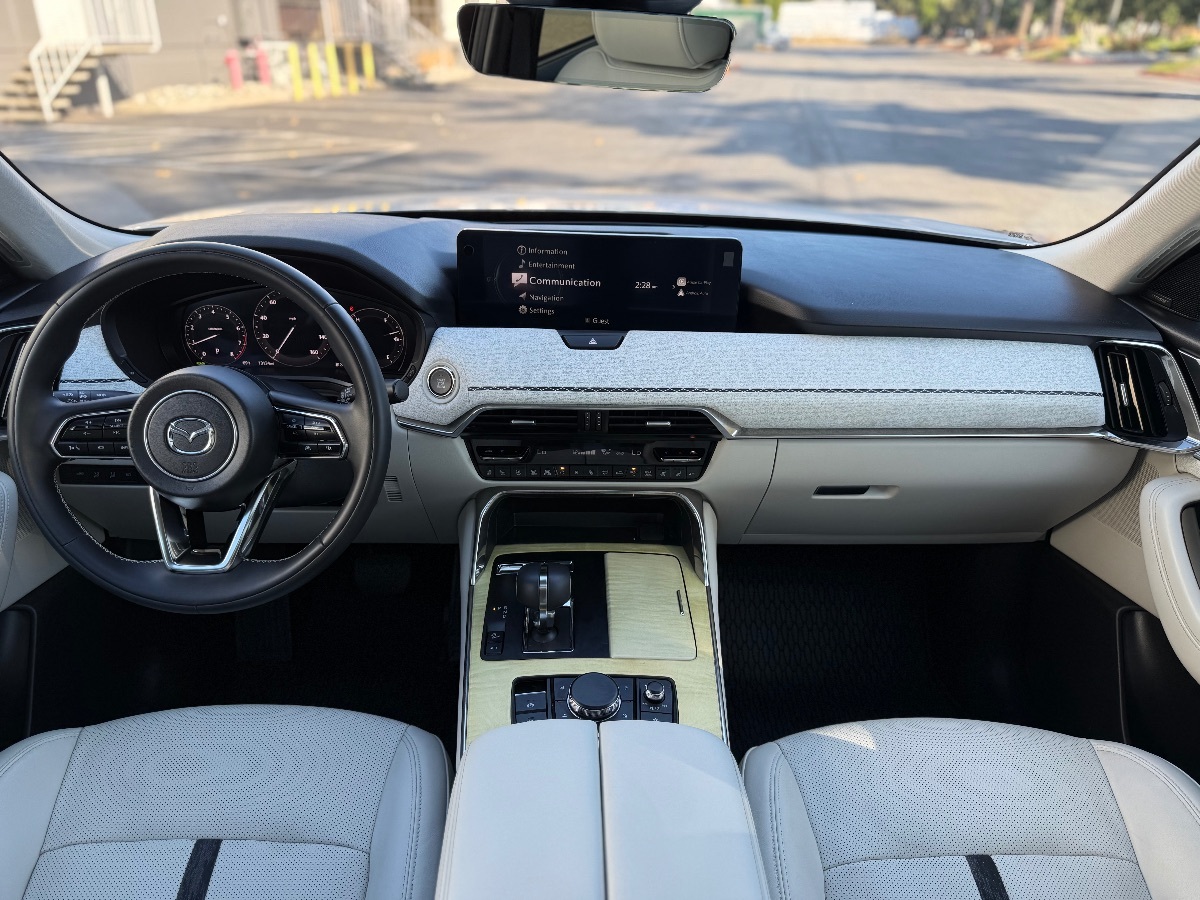 Photo 22 of this Mazda CX-90