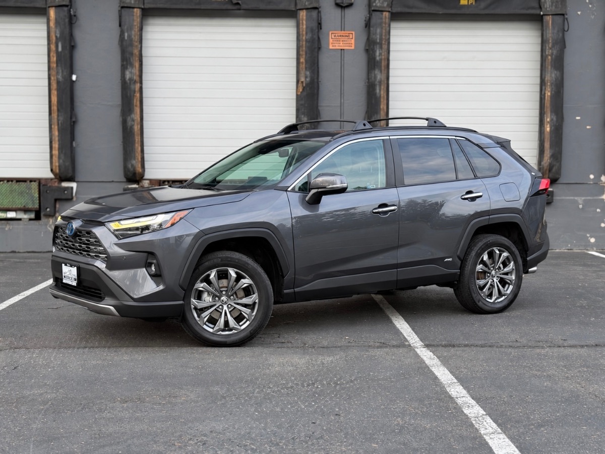 Photo 7 of this Toyota RAV4