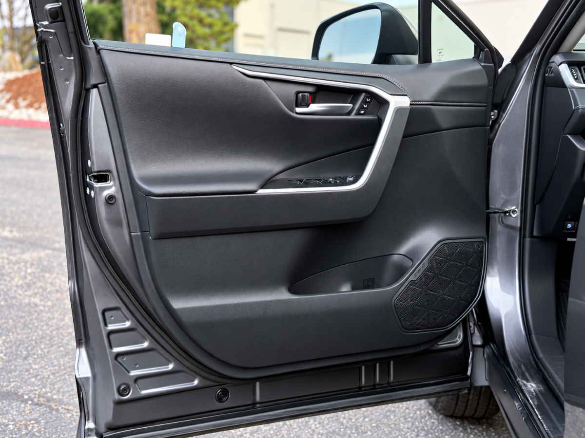 Photo 11 of this Toyota RAV4