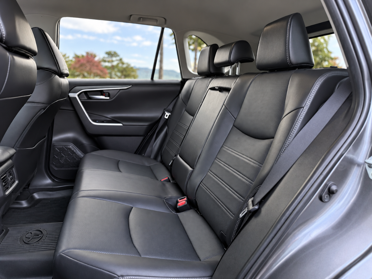 Photo 19 of this Toyota RAV4