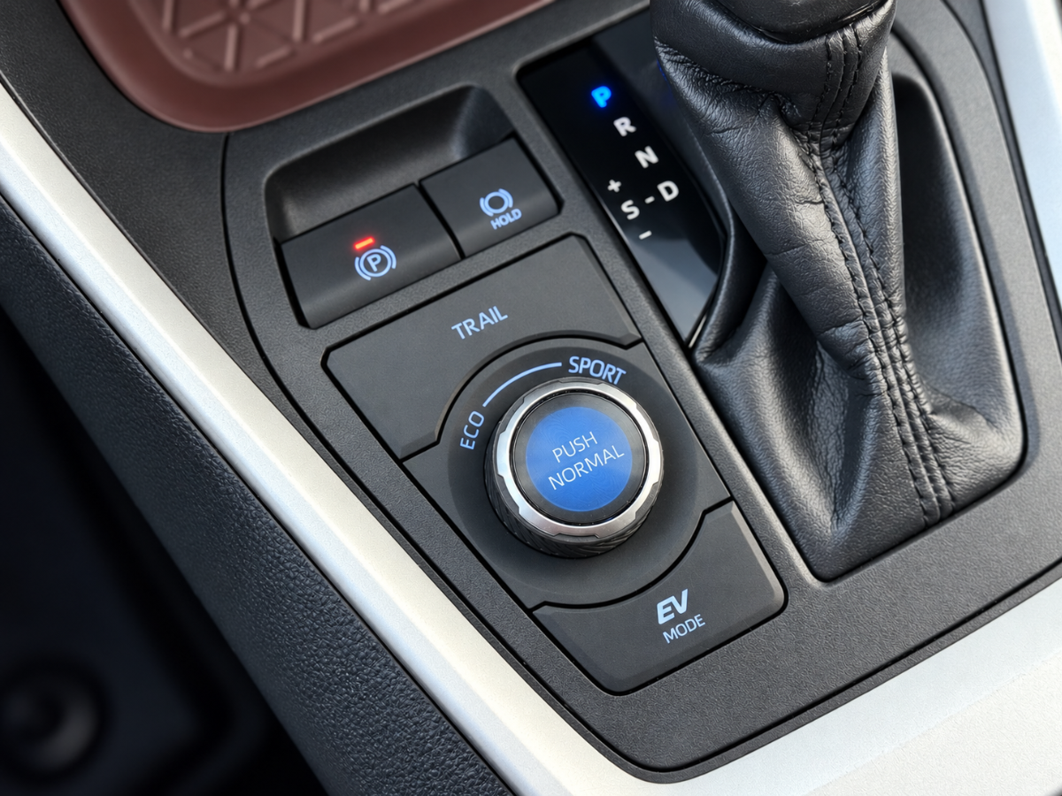 Photo 33 of this Toyota RAV4