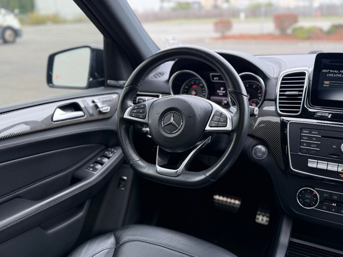 Photo 21 of this Mercedes-Benz AMG GLE 43