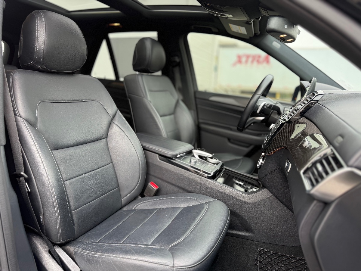 Photo 18 of this Mercedes-Benz AMG GLE 43