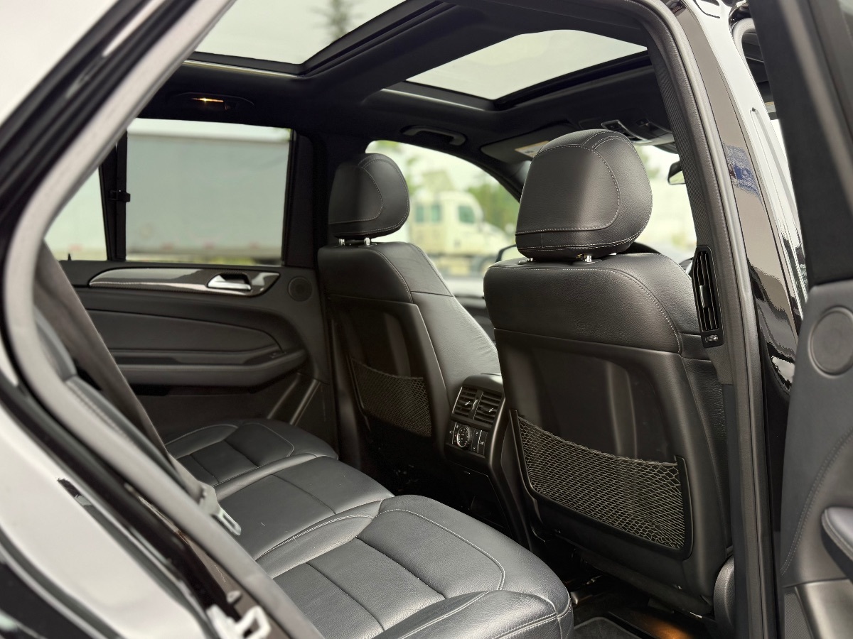 Photo 19 of this Mercedes-Benz AMG GLE 43