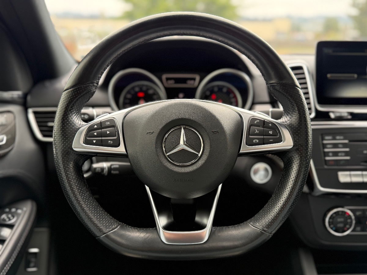 Photo 24 of this Mercedes-Benz AMG GLE 43