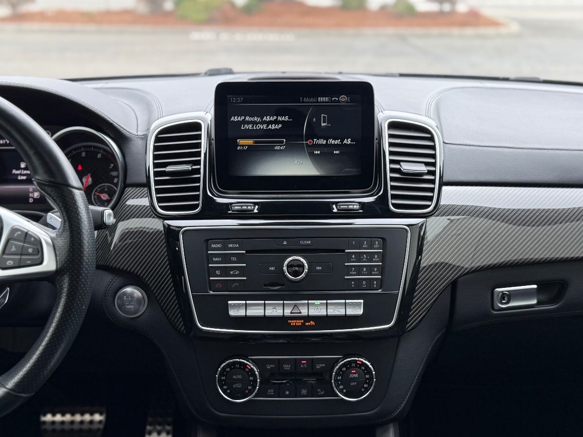 Photo 27 of this Mercedes-Benz AMG GLE 43