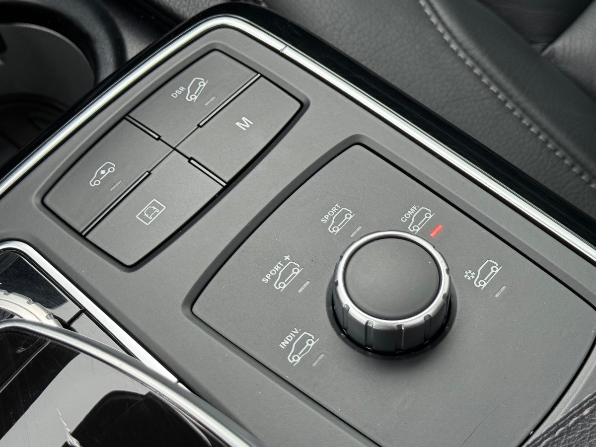 Photo 31 of this Mercedes-Benz AMG GLE 43