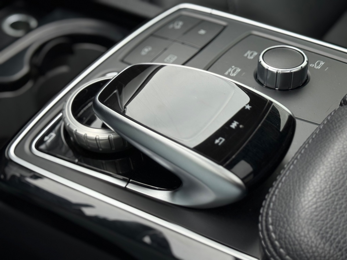 Photo 32 of this Mercedes-Benz AMG GLE 43