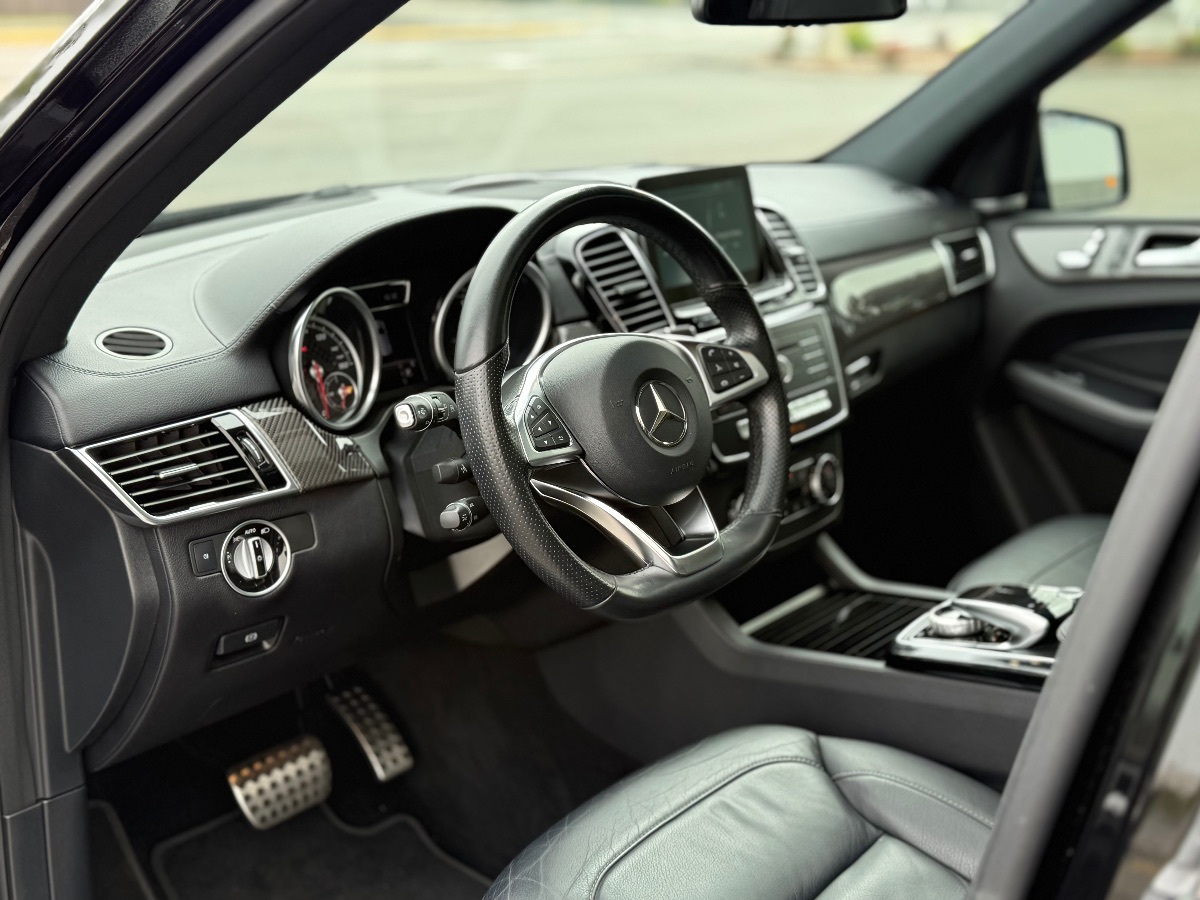 Photo 14 of this Mercedes-Benz AMG GLE 43