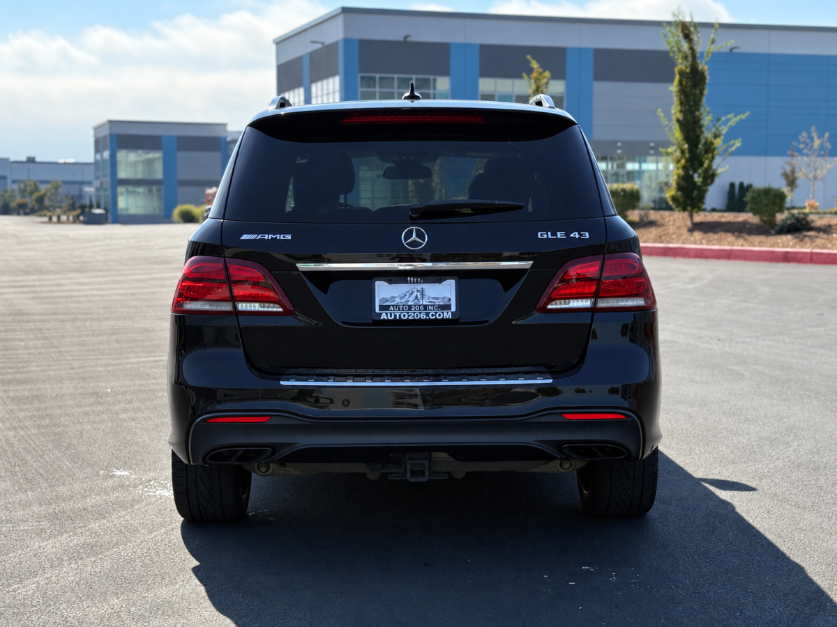 Photo 5 of this Mercedes-Benz AMG GLE 43