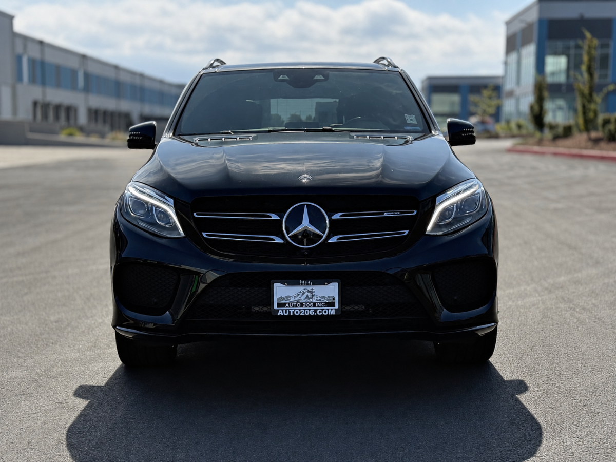 Photo 10 of this Mercedes-Benz AMG GLE 43