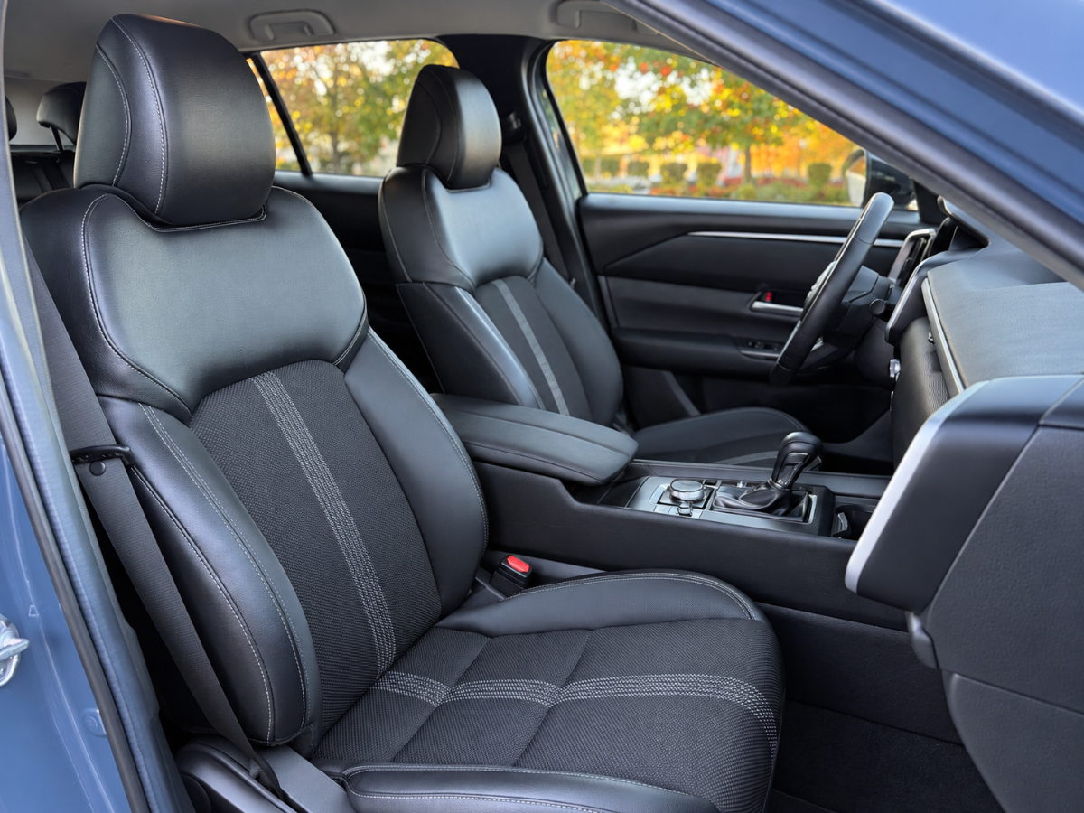 Photo 16 of this Mazda CX-50