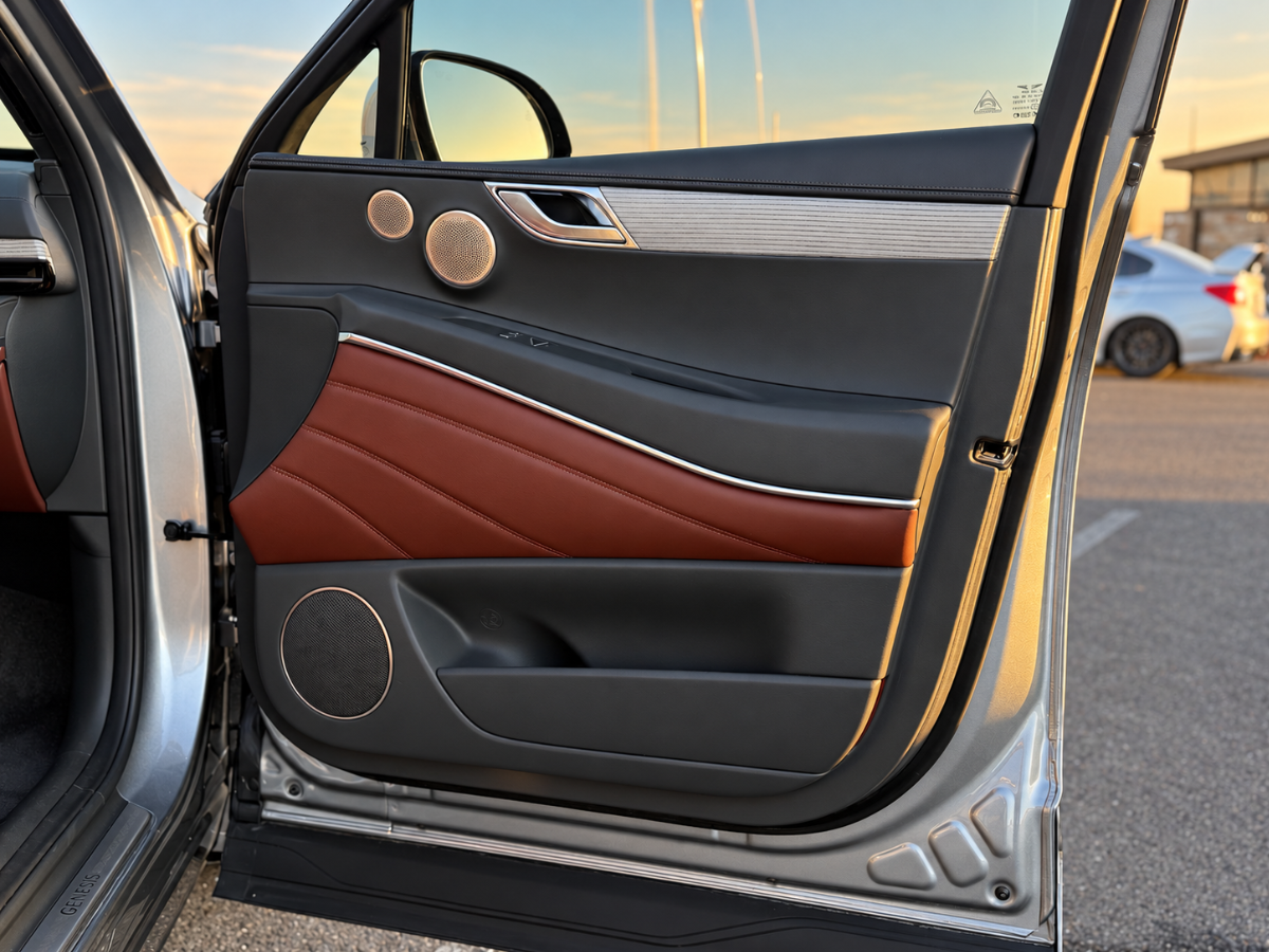 Photo 12 of this Genesis GV80