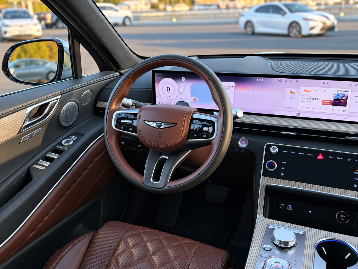 Photo 20 of this Genesis GV80