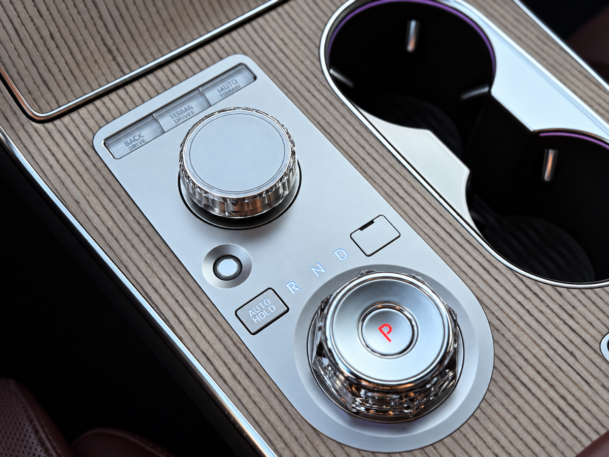 Photo 31 of this Genesis GV80