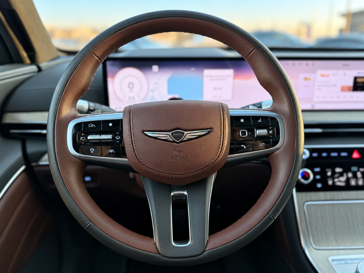 Photo 23 of this Genesis GV80