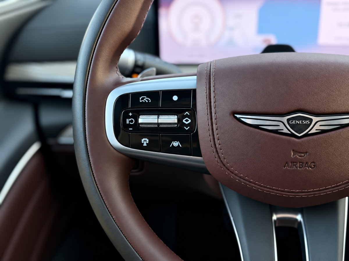 Photo 24 of this Genesis GV80