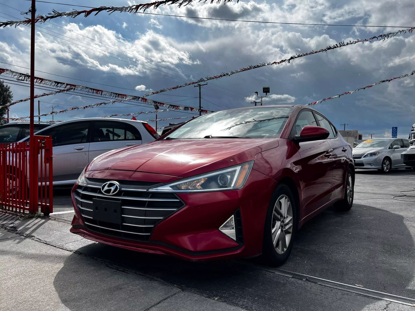 2020 Hyundai Elantra SEL photo 2