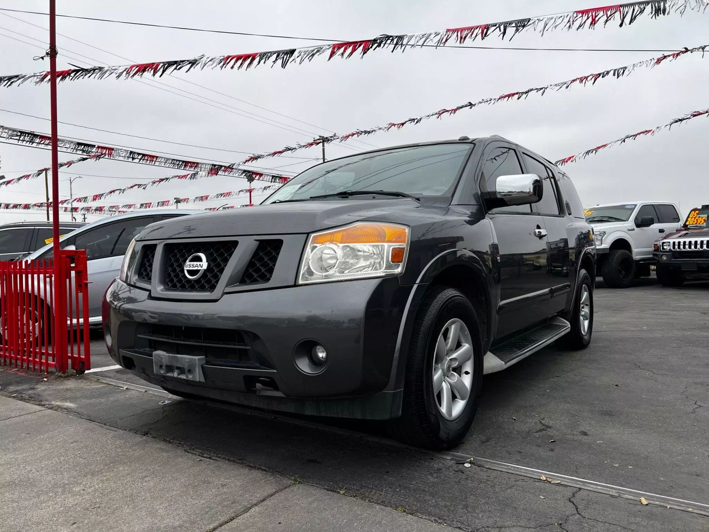 2011 Nissan Armada SV - Photo 2