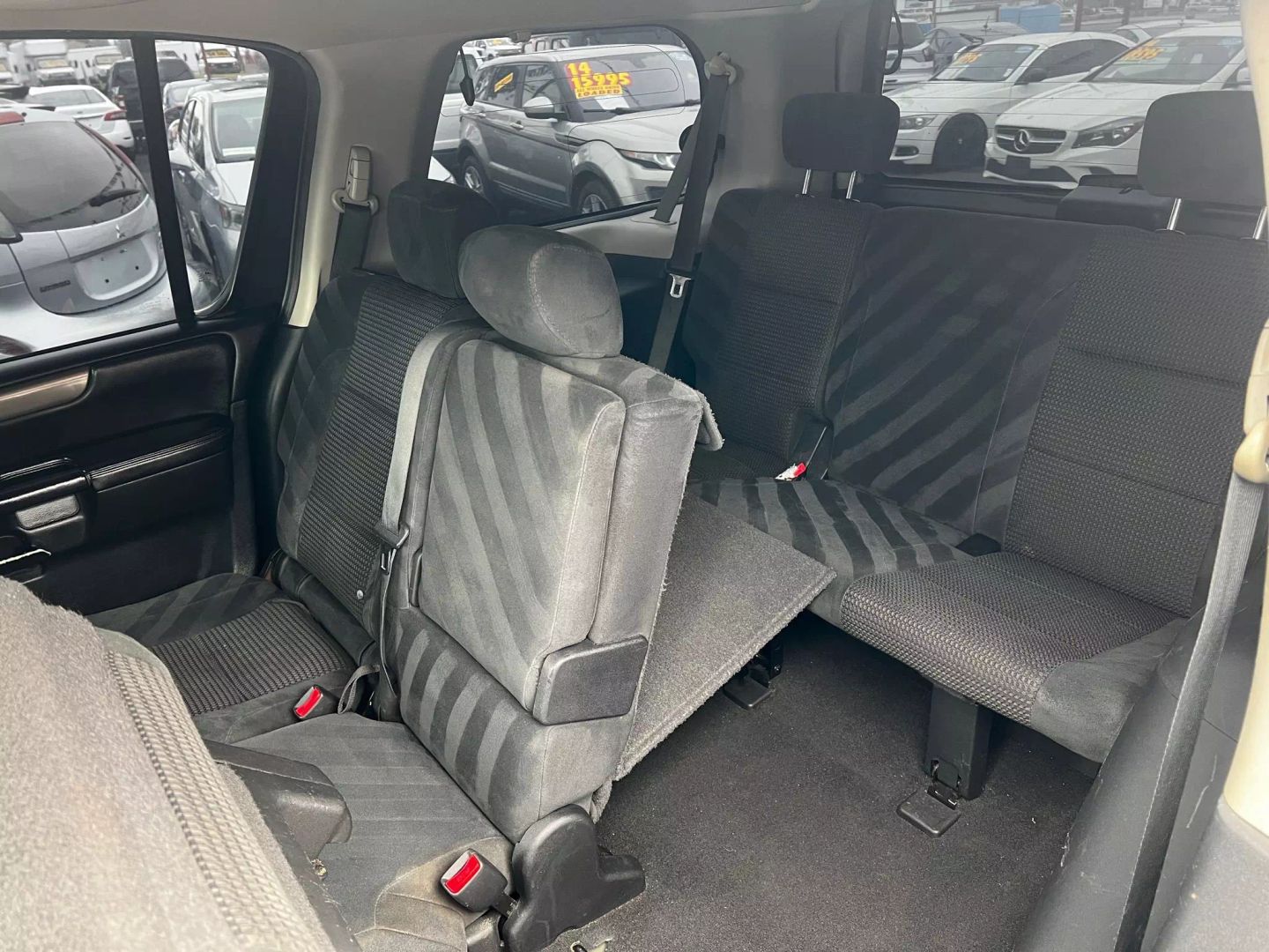 2011 Nissan Armada SV - Photo 13