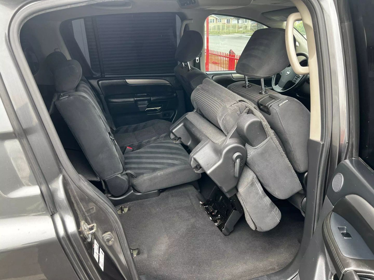 2011 Nissan Armada SV - Photo 16