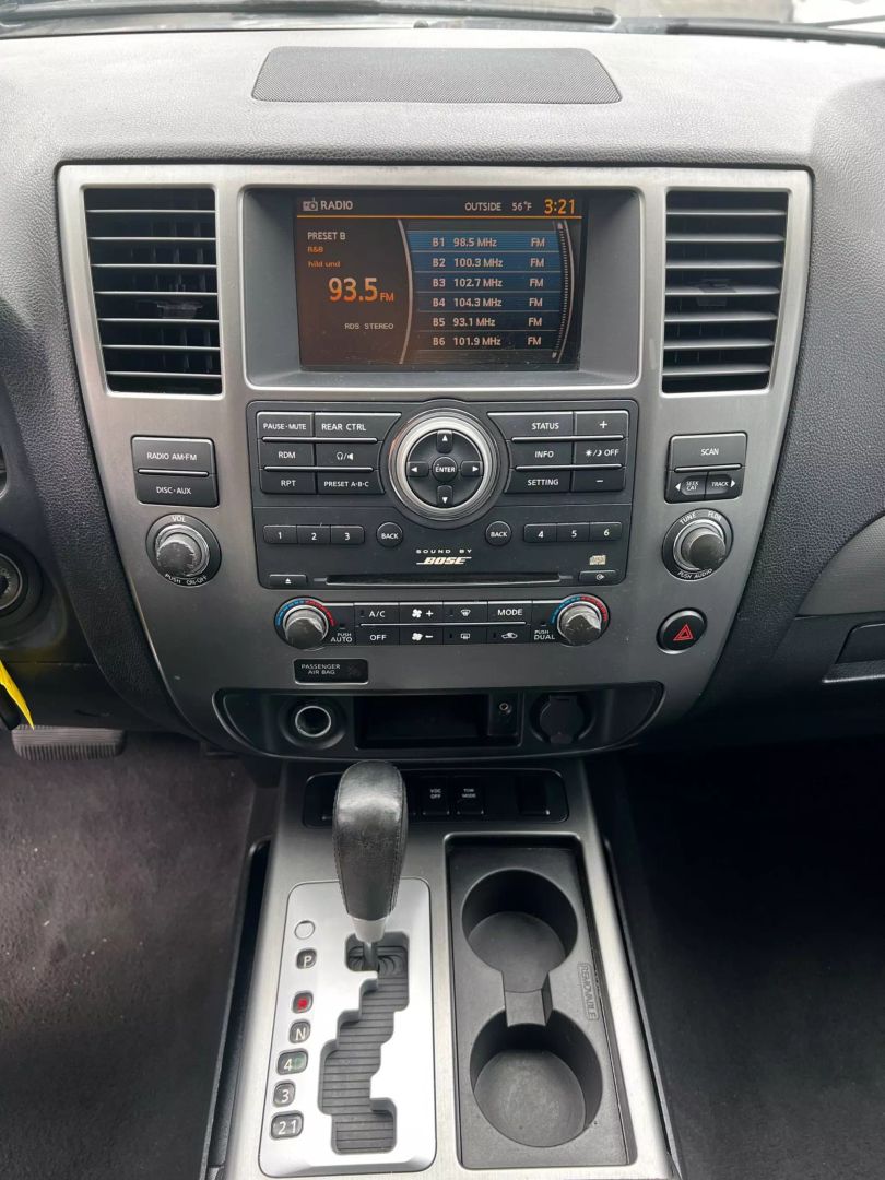 2011 Nissan Armada SV - Photo 22