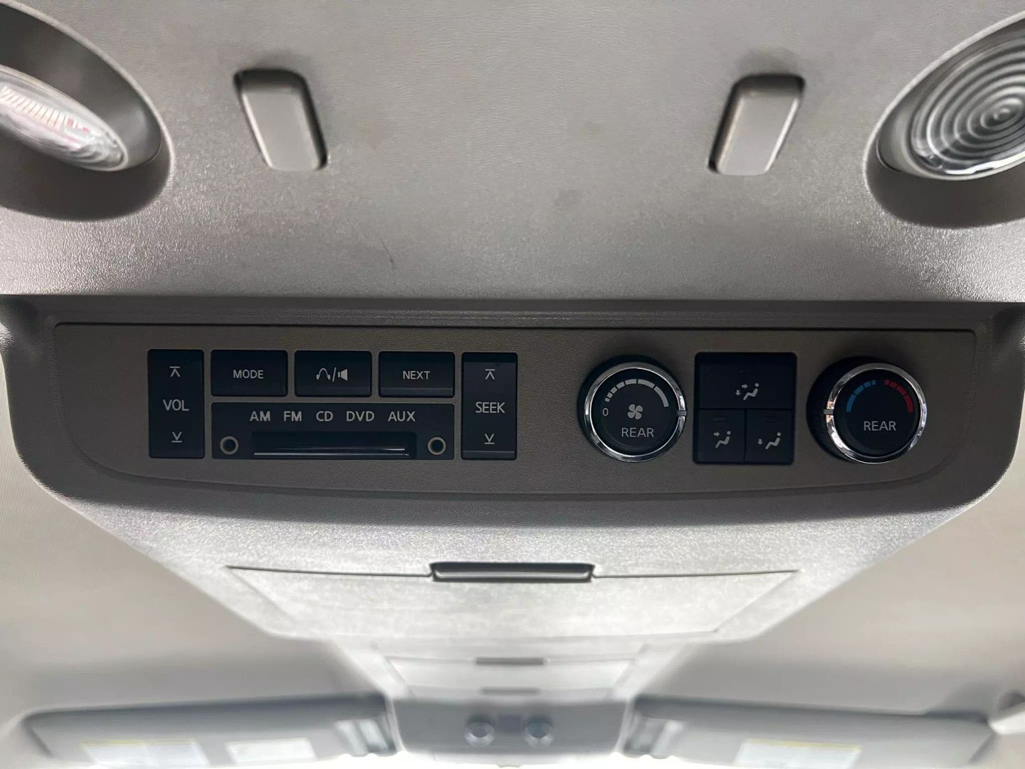2011 Nissan Armada SV - Photo 27