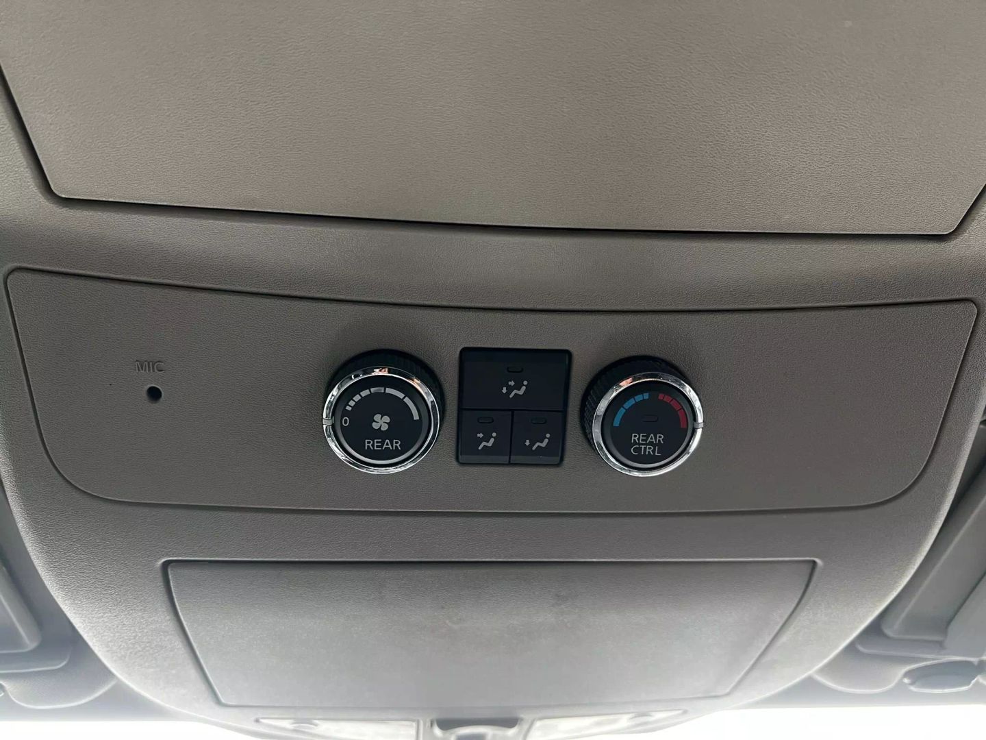 2011 Nissan Armada SV - Photo 28