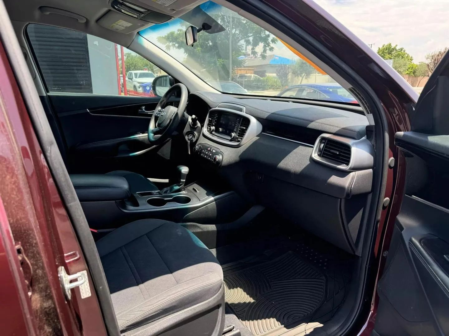Photo 14 of this Kia Sorento