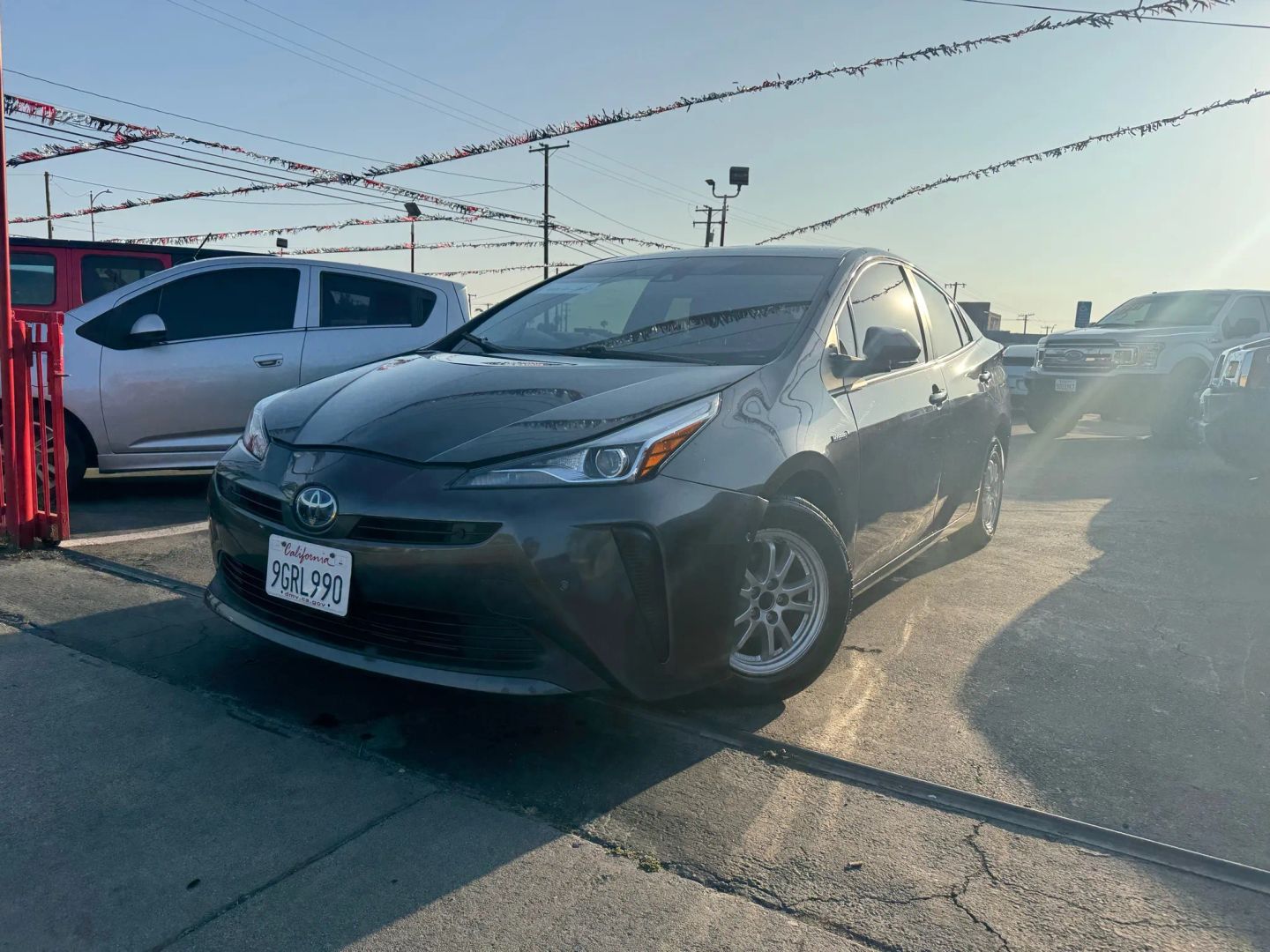 2021 Toyota Prius LE - Photo 2
