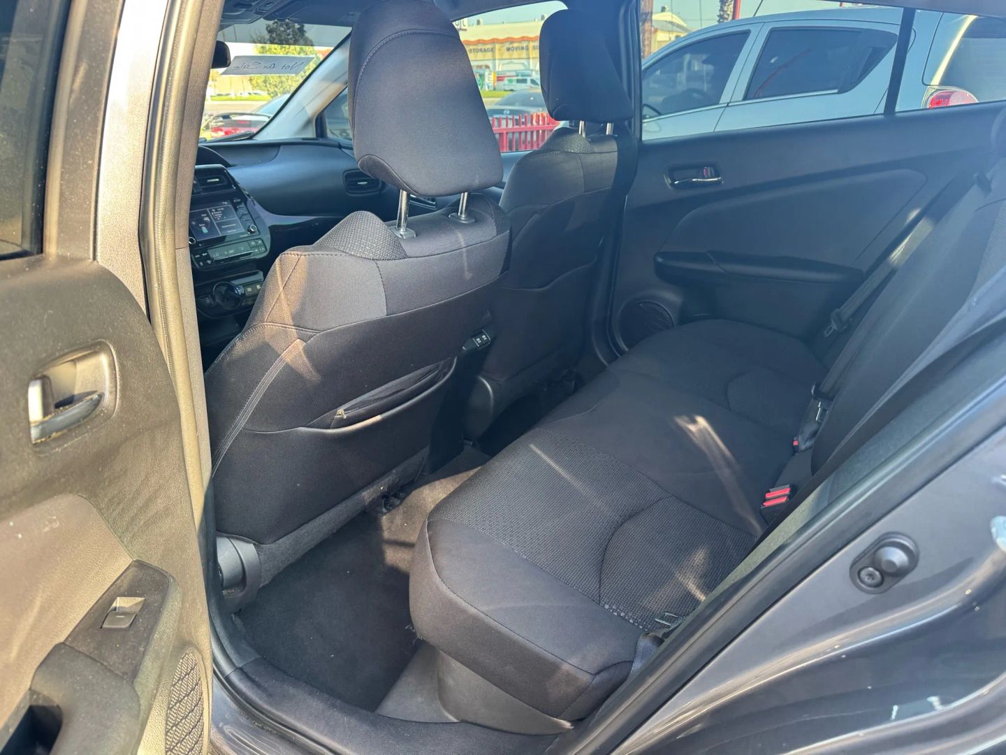 2021 Toyota Prius LE - Photo 10