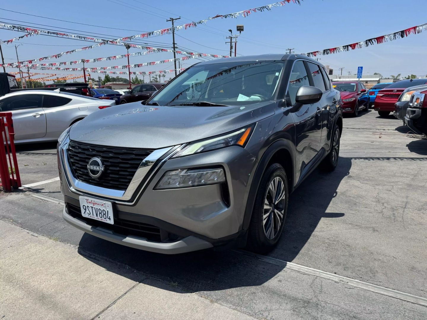 2023 Nissan Rogue SV photo 2