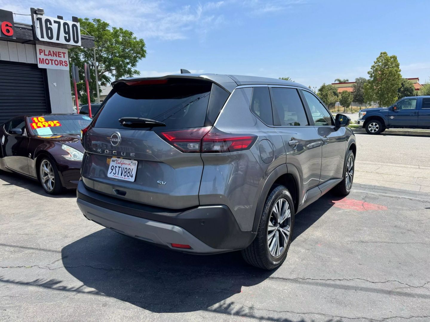 2023 Nissan Rogue SV photo 6