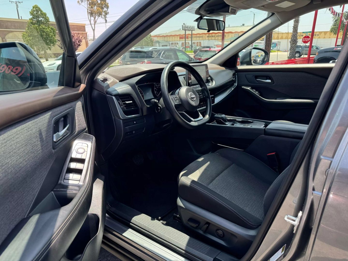 2023 Nissan Rogue SV photo 10
