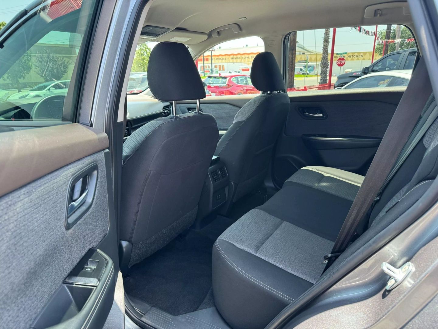 2023 Nissan Rogue SV photo 11