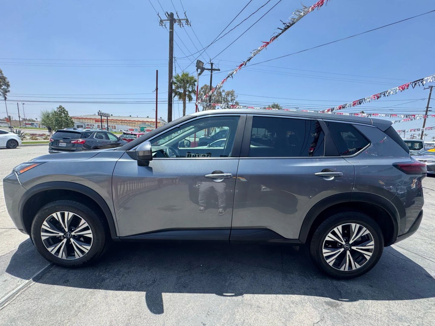 2023 Nissan Rogue SV - Photo 3