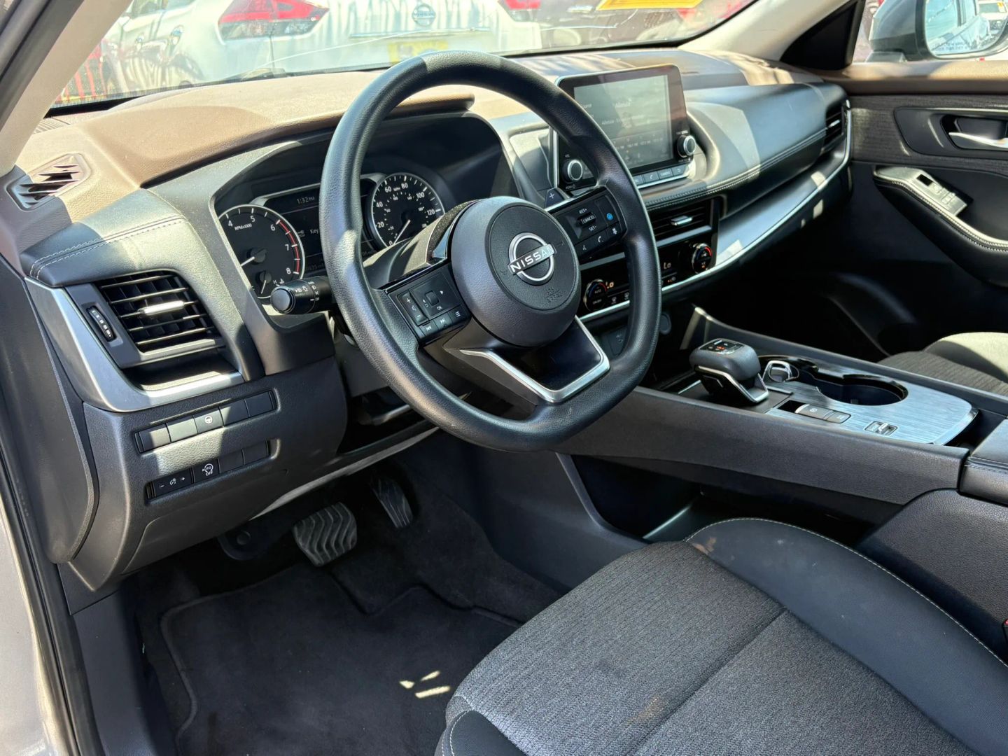 2023 Nissan Rogue SV - Photo 10